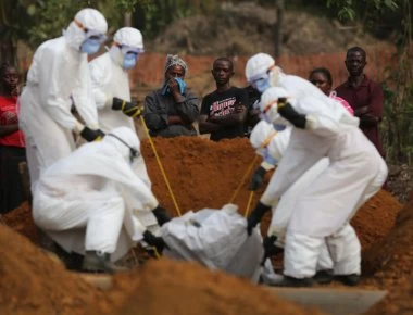 Έτσι ανακαλύφθηκε ο φοβερός και τρομερός ιός Έμπολα (βίντεο)